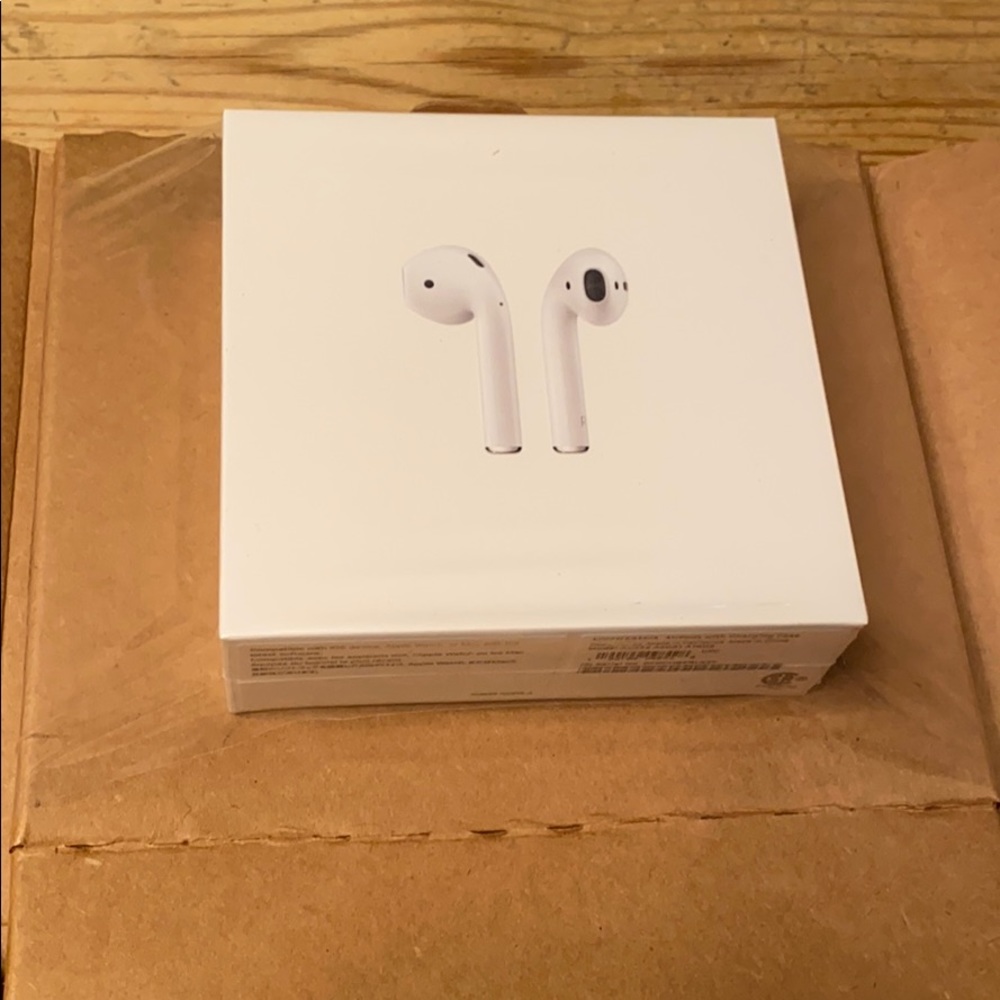 AirPods with Charging Case (Latest Model) -NEW